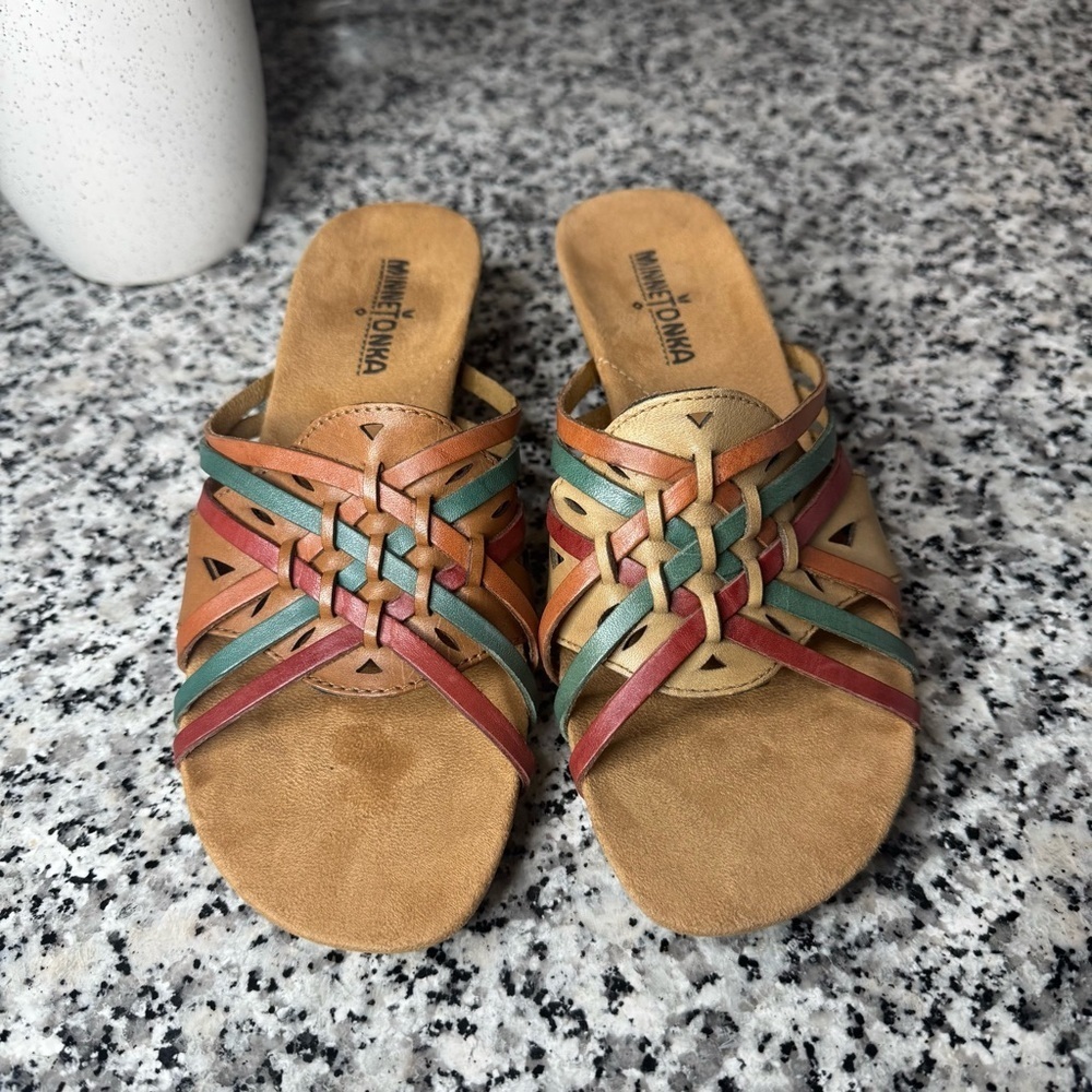 Minnetonka Women's Woven Leather Sandals - Red, Green, Tan Size 6